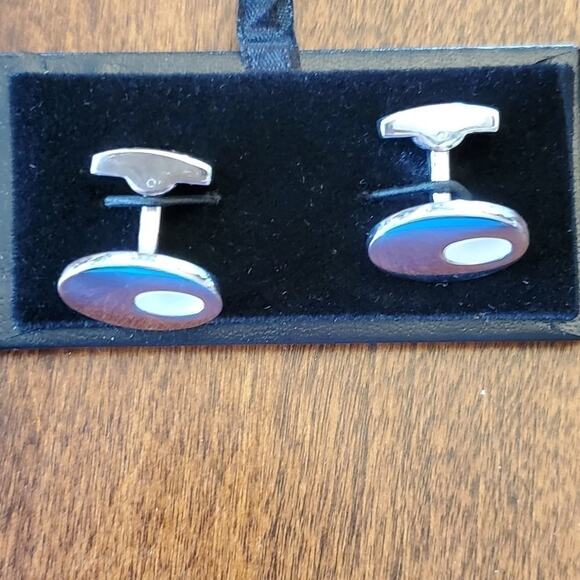 ‎CUFFLINK - Picture 1 of 2